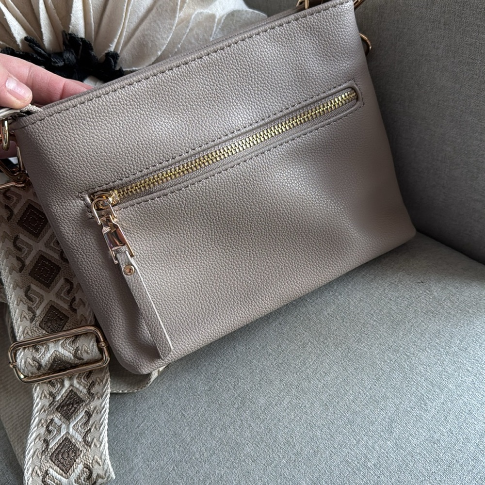 Mystique zippered crossbody faux leather purse